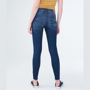 Aeropostale Seriously Stretchy High Waisted Jegging - Medium Wash- Size 6 REG